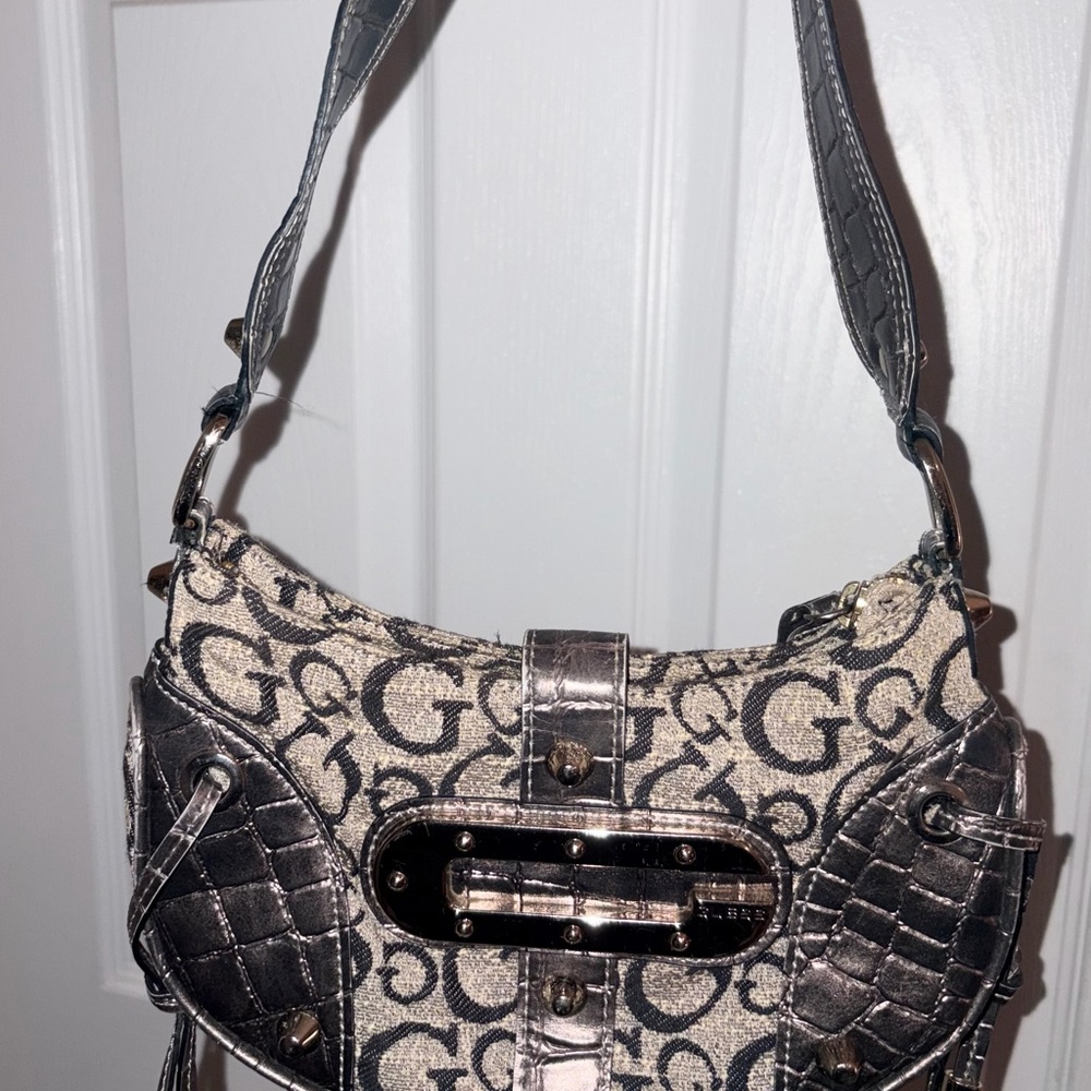 SMALL VINTAGE GUESS SHOULDER BAG